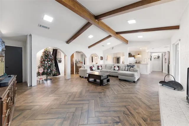 $325,000 | 5087 Farm To Market Road 69, Como, TX 75431