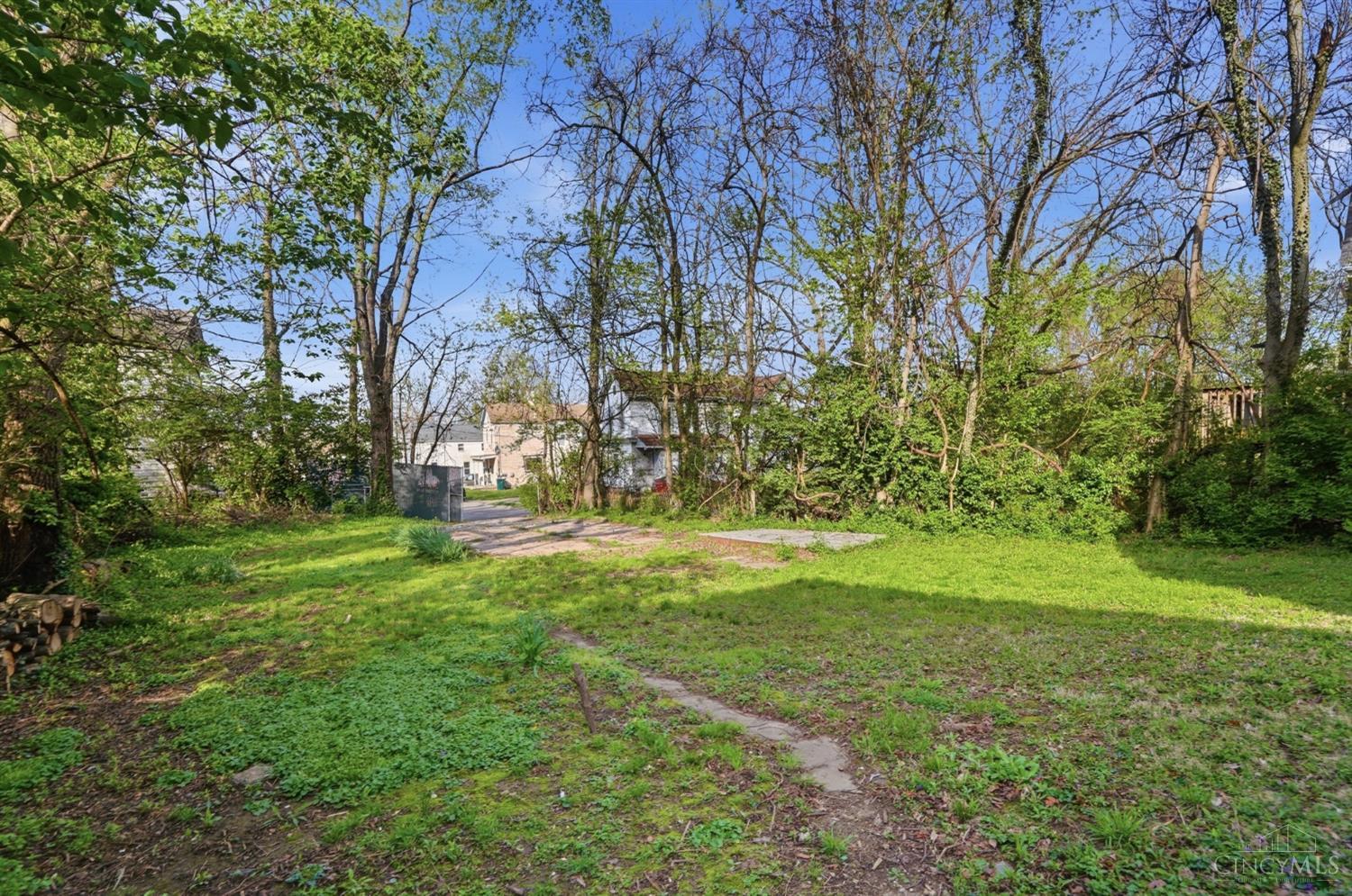 2721 Oakleaf Avenue Cincinnati, OH 45212 - Photo 33 of 34