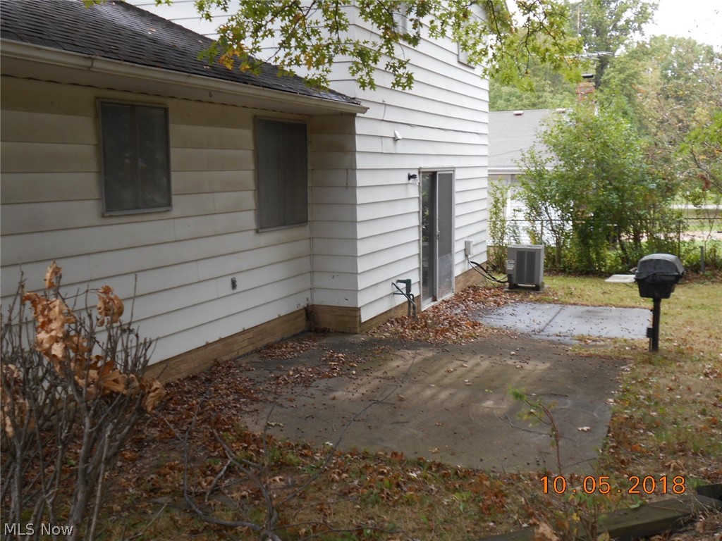 129 Brush Road Cleveland, OH 44143 - Photo 3 of 15 Gallery Image 3