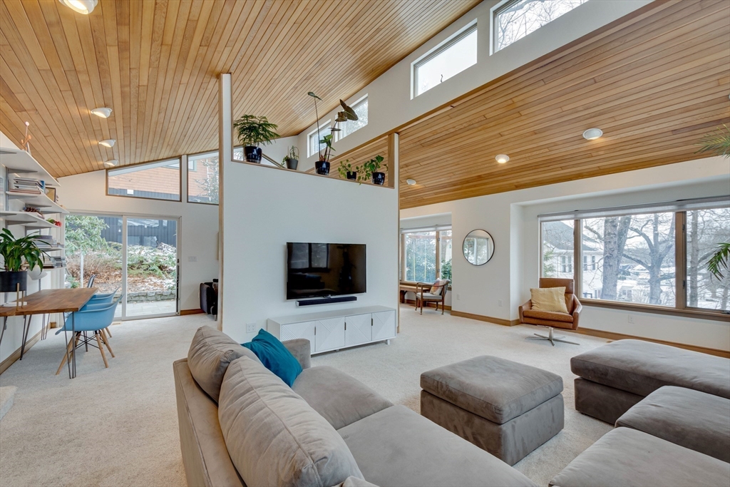 21 Samoset Road Winchester, MA 01890 - Photo 3 of 39 Gallery Image 3