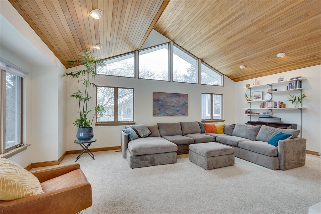 21 Samoset Road Winchester, MA 01890 - Photo 8 of 39 Gallery Image 8