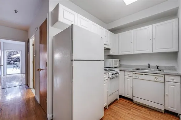 $3,714 | 204 Grand Street, Unit 2D, Hoboken, NJ 07030