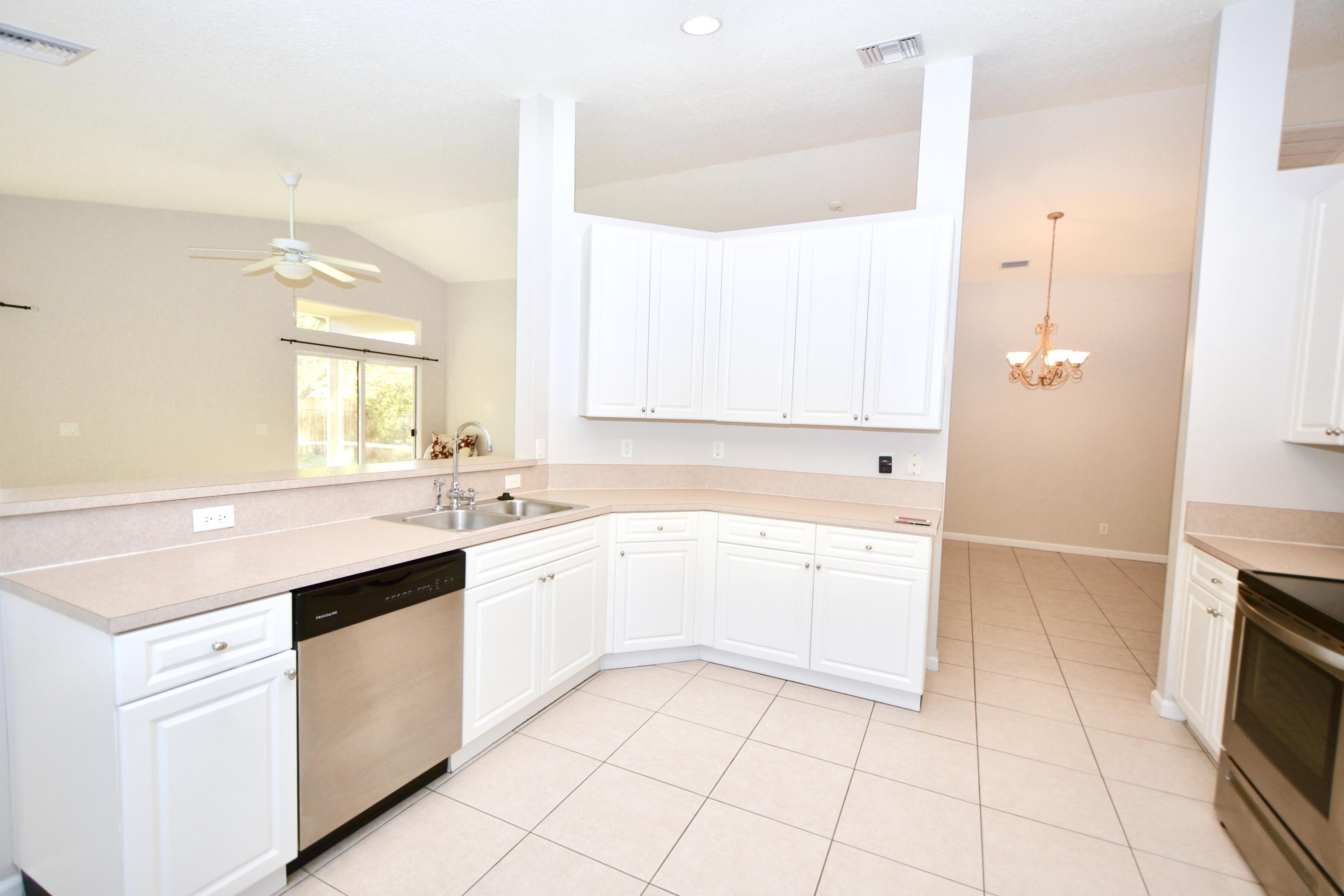 2512 Southwest Century Way Stuart, FL 34997 - Photo 15 of 52 Eat in Kitchen