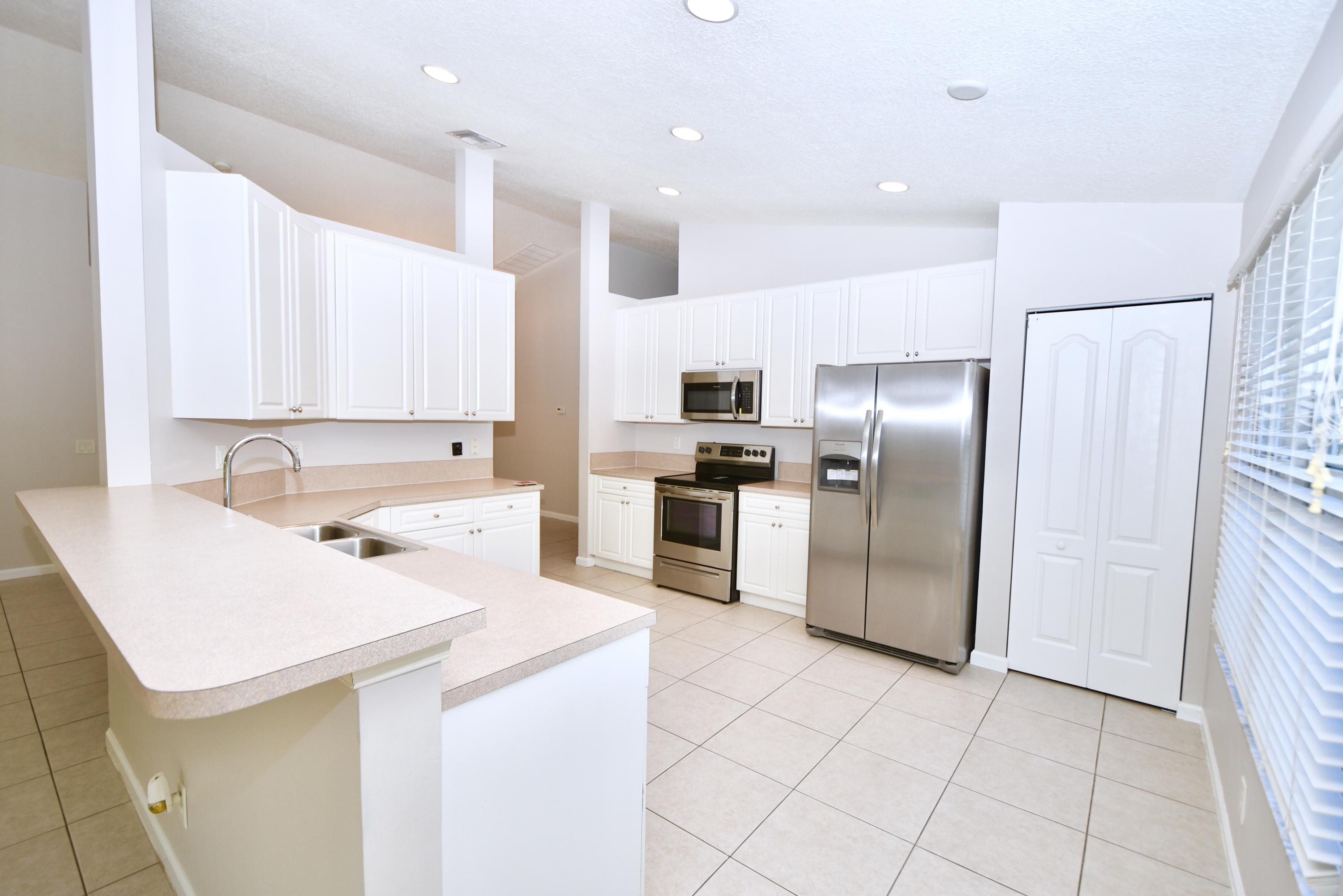 2512 Southwest Century Way Stuart, FL 34997 - Photo 16 of 52 Bar Top