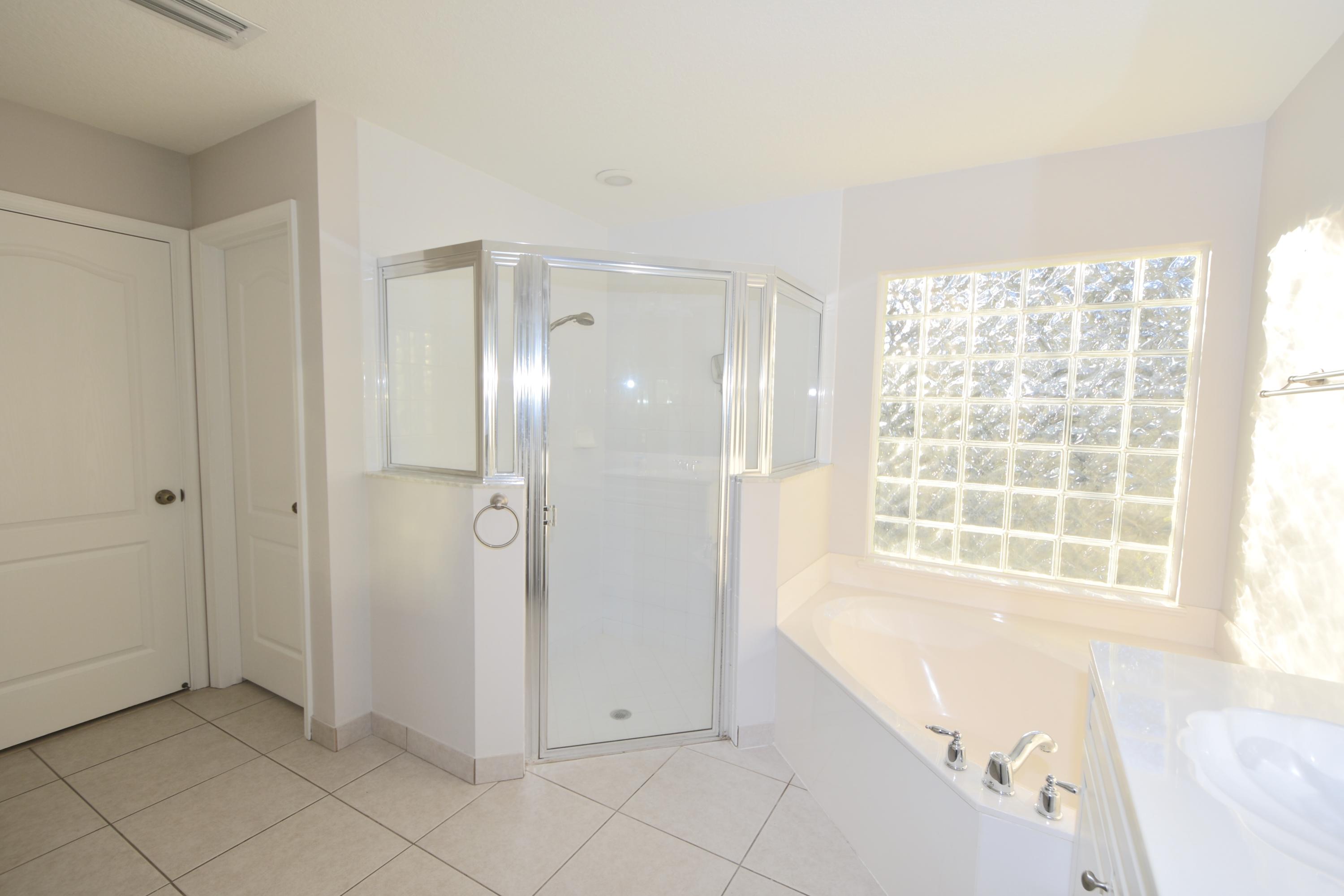 2512 Southwest Century Way Stuart, FL 34997 - Photo 24 of 52 Master Bath