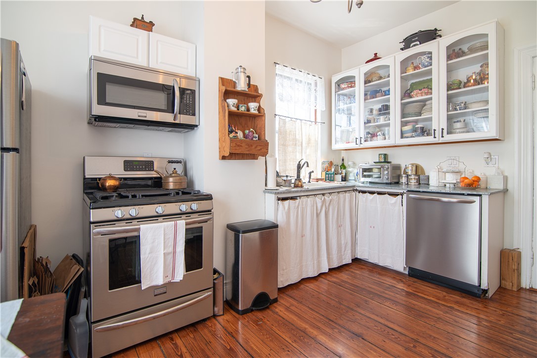 19 Stuart Street Pawtucket, RI 02860 - Photo 12 of 45