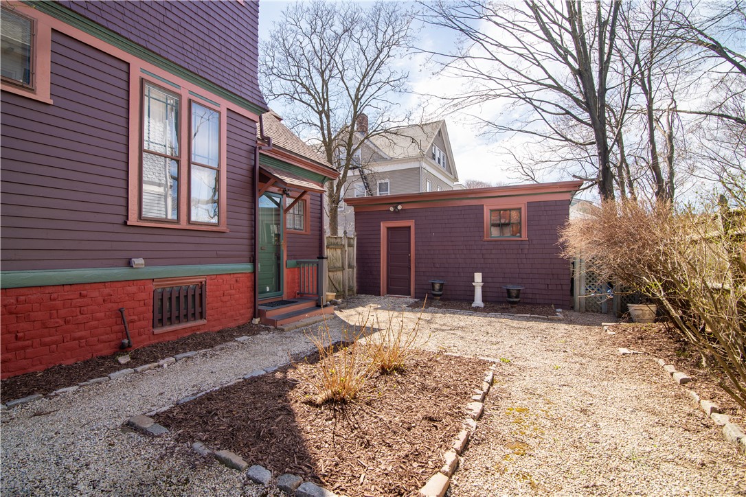 19 Stuart Street Pawtucket, RI 02860 - Photo 37 of 45
