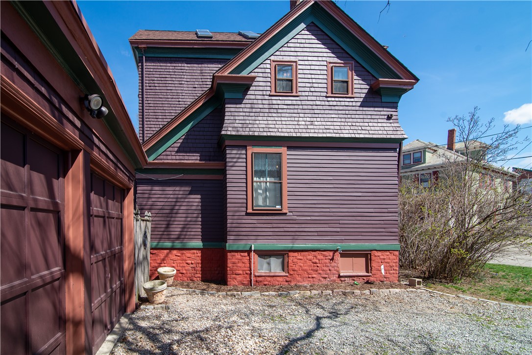 19 Stuart Street Pawtucket, RI 02860 - Photo 41 of 45
