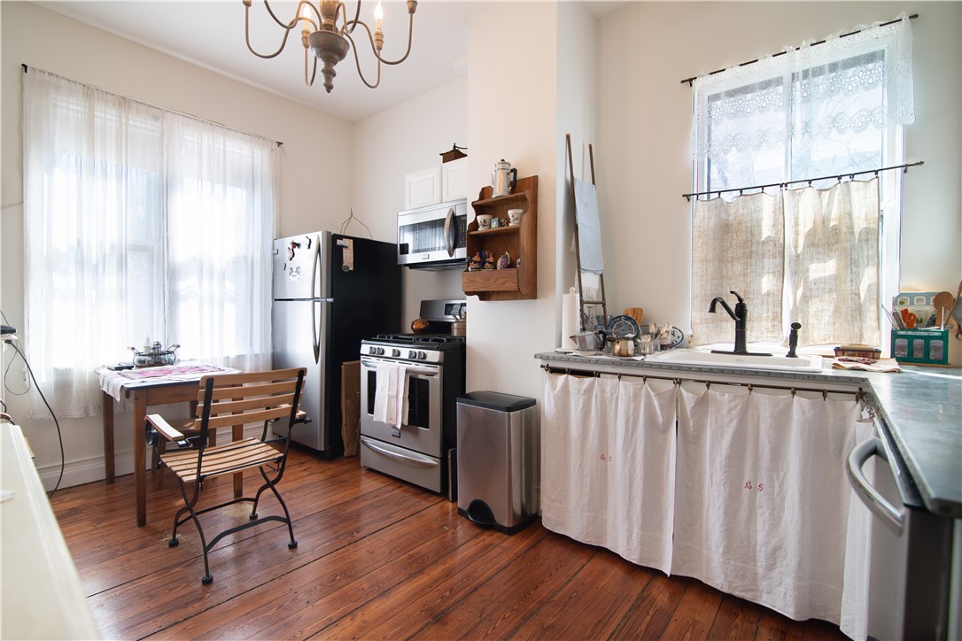 19 Stuart Street Pawtucket, RI 02860 - Photo 8 of 45