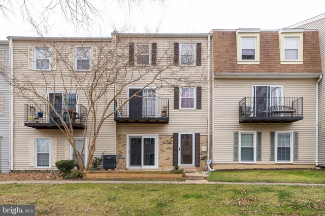$2,100 | 6421 Birch Leaf Court, Unit 36A, Burke, VA 22015