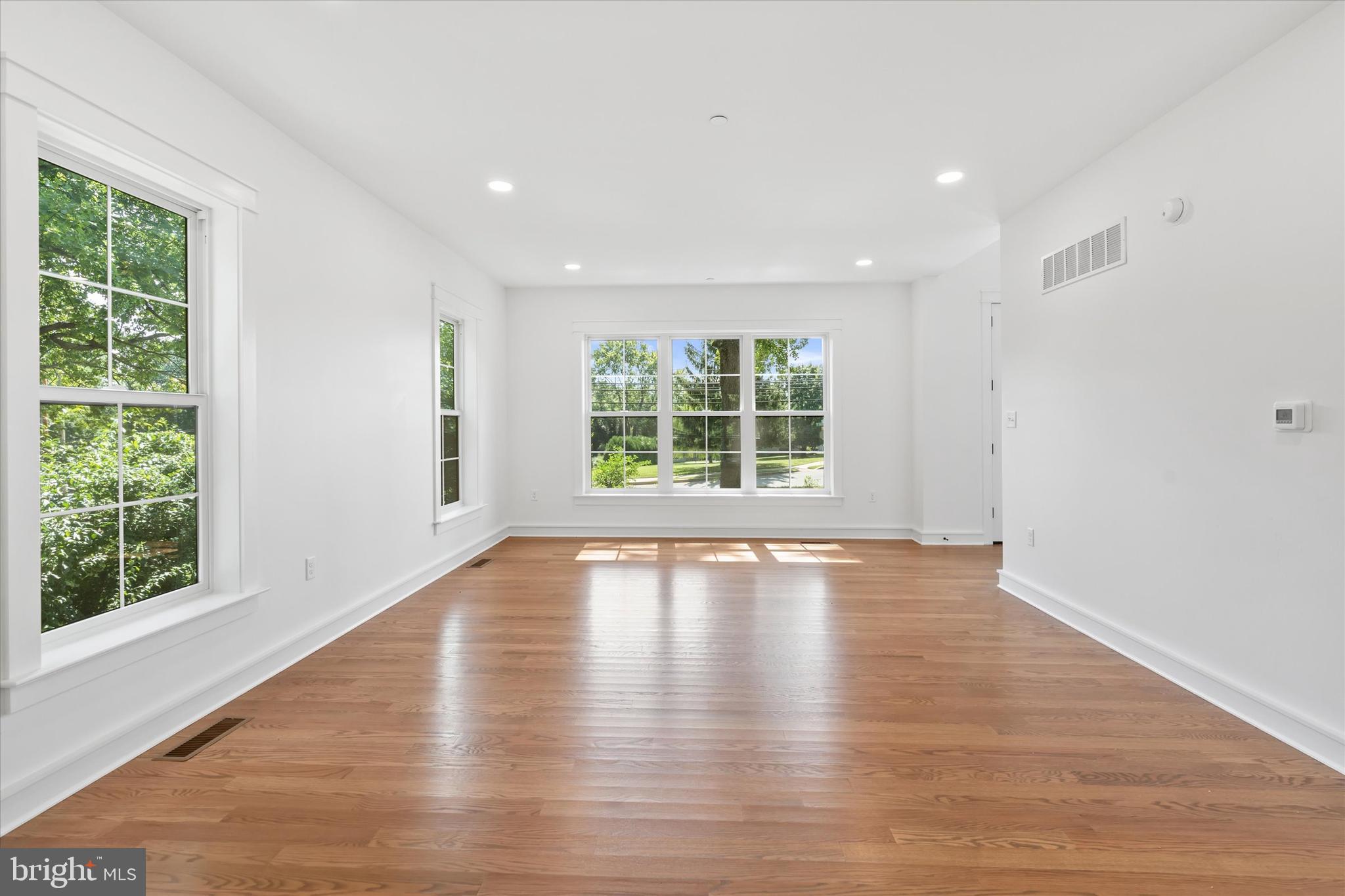 276 West Chestnut Hill Road Newark, DE 19713 - Photo 18 of 62 Living Area
