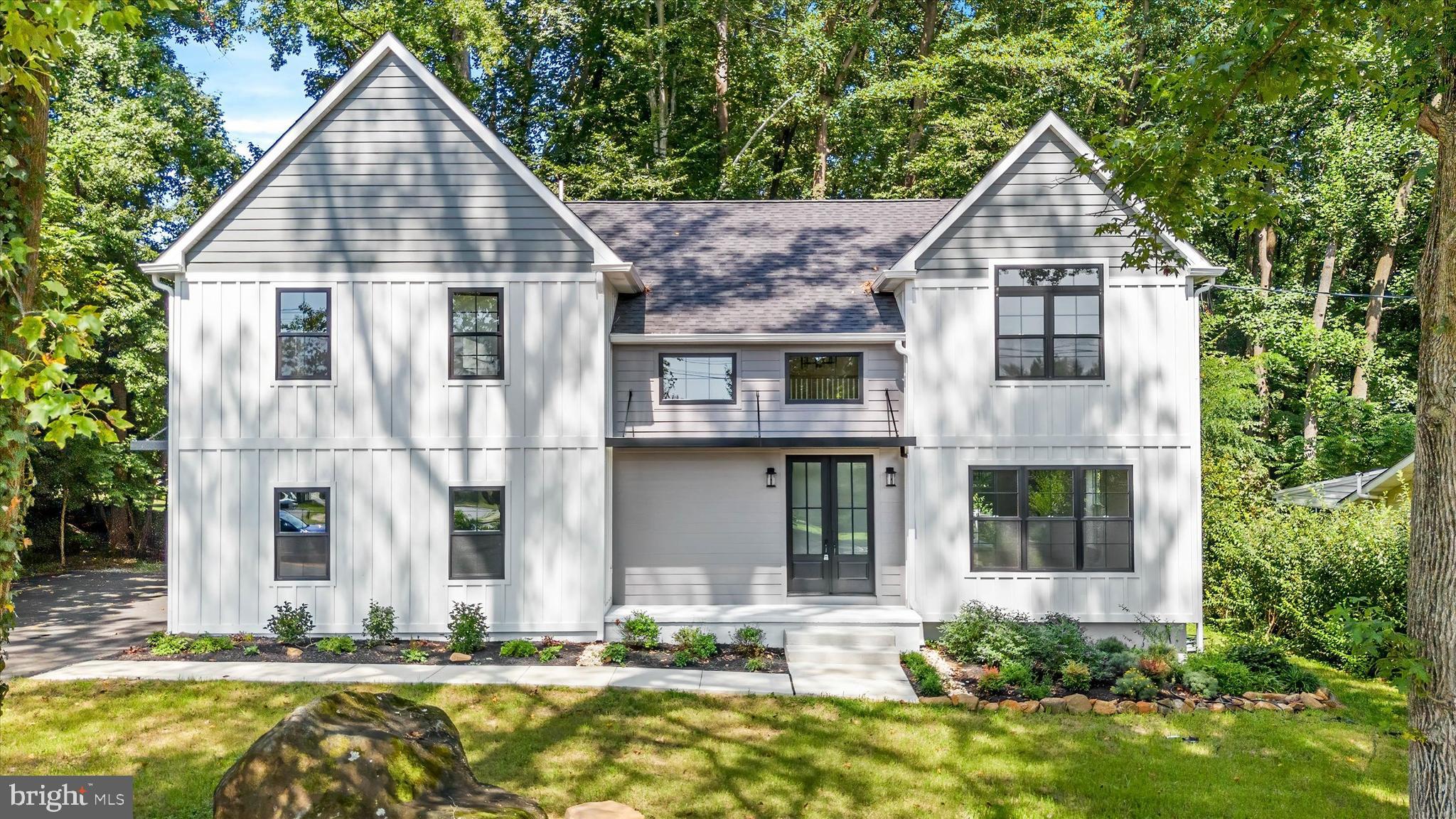 276 West Chestnut Hill Road Newark, DE 19713 - Photo 3 of 62 Beautiful Curb Appeal