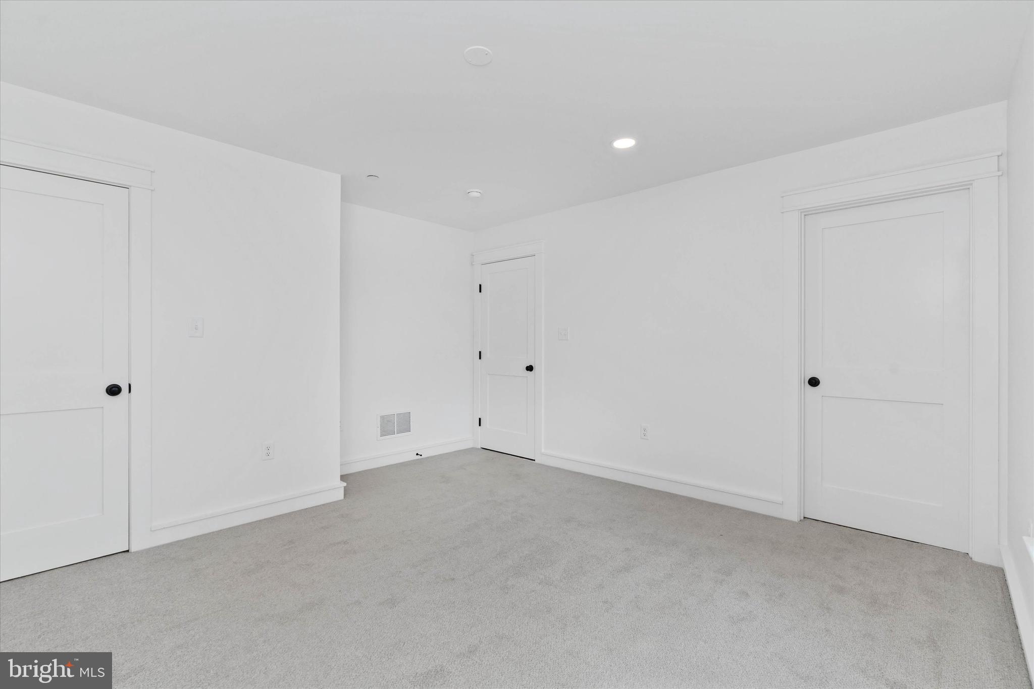 276 West Chestnut Hill Road Newark, DE 19713 - Photo 33 of 62 Bedroom 2 with door to ensuite