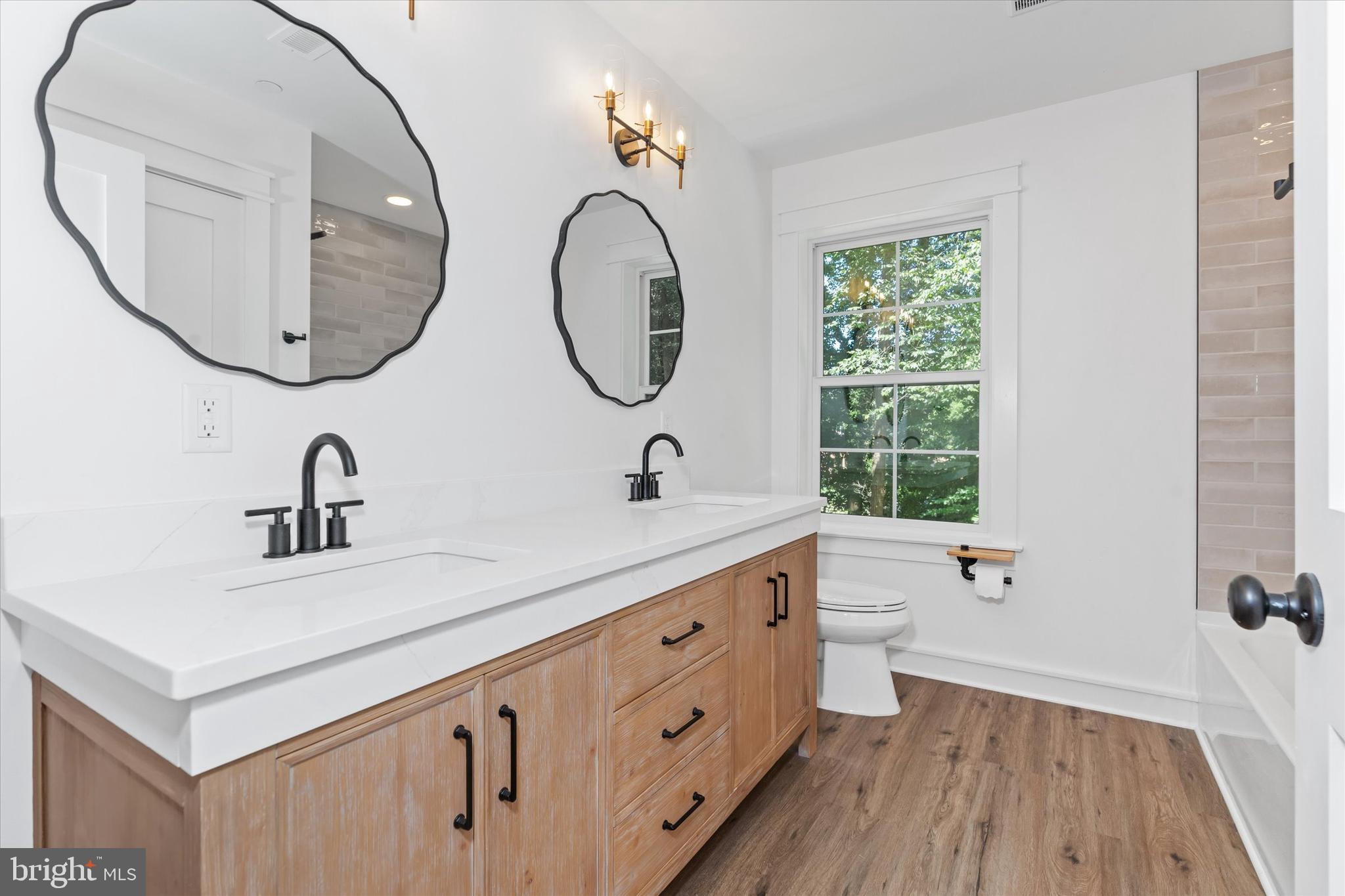 276 West Chestnut Hill Road Newark, DE 19713 - Photo 38 of 62 Hall Bathroom