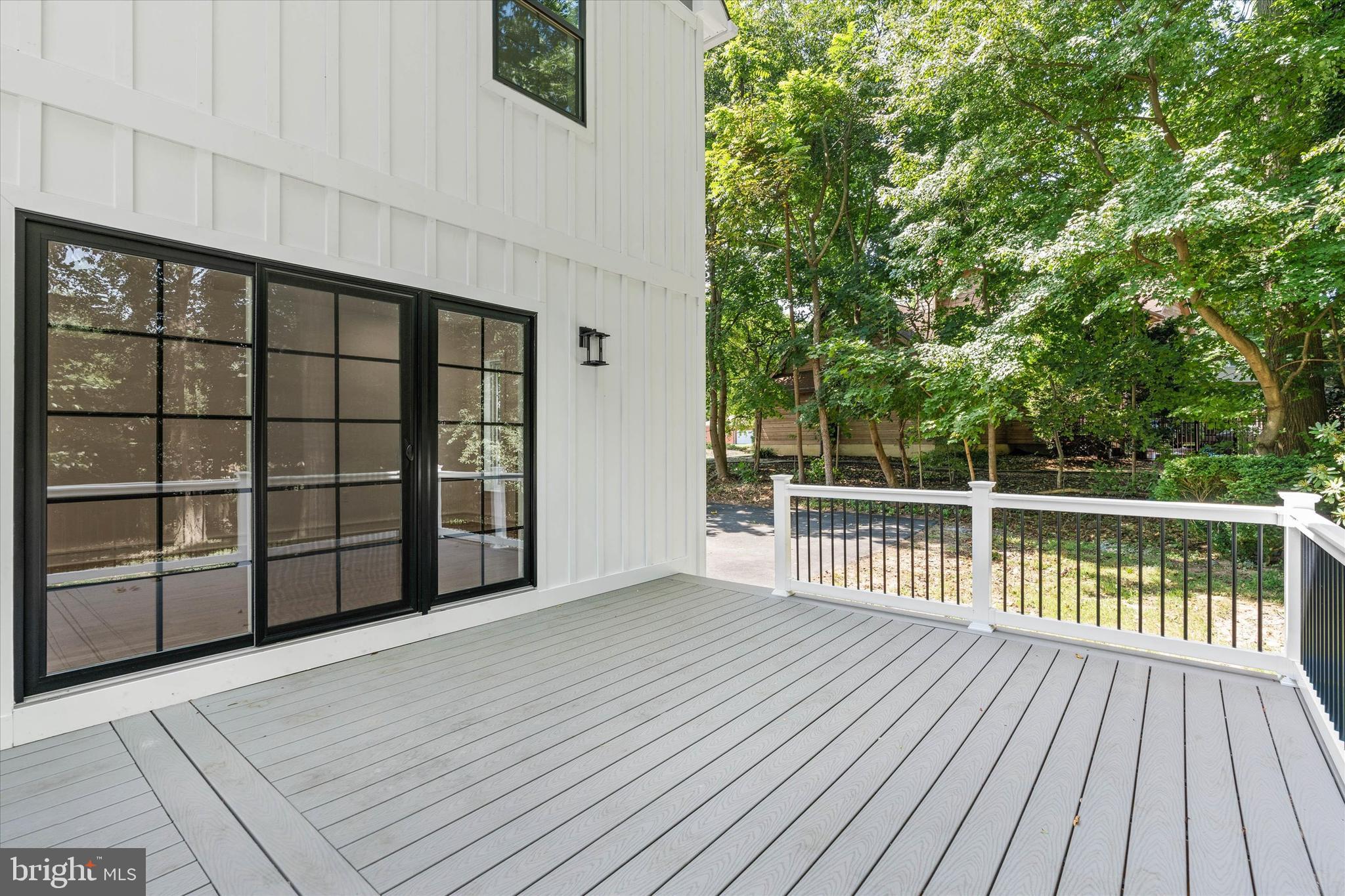 276 West Chestnut Hill Road Newark, DE 19713 - Photo 48 of 62 Sliders from Family Room