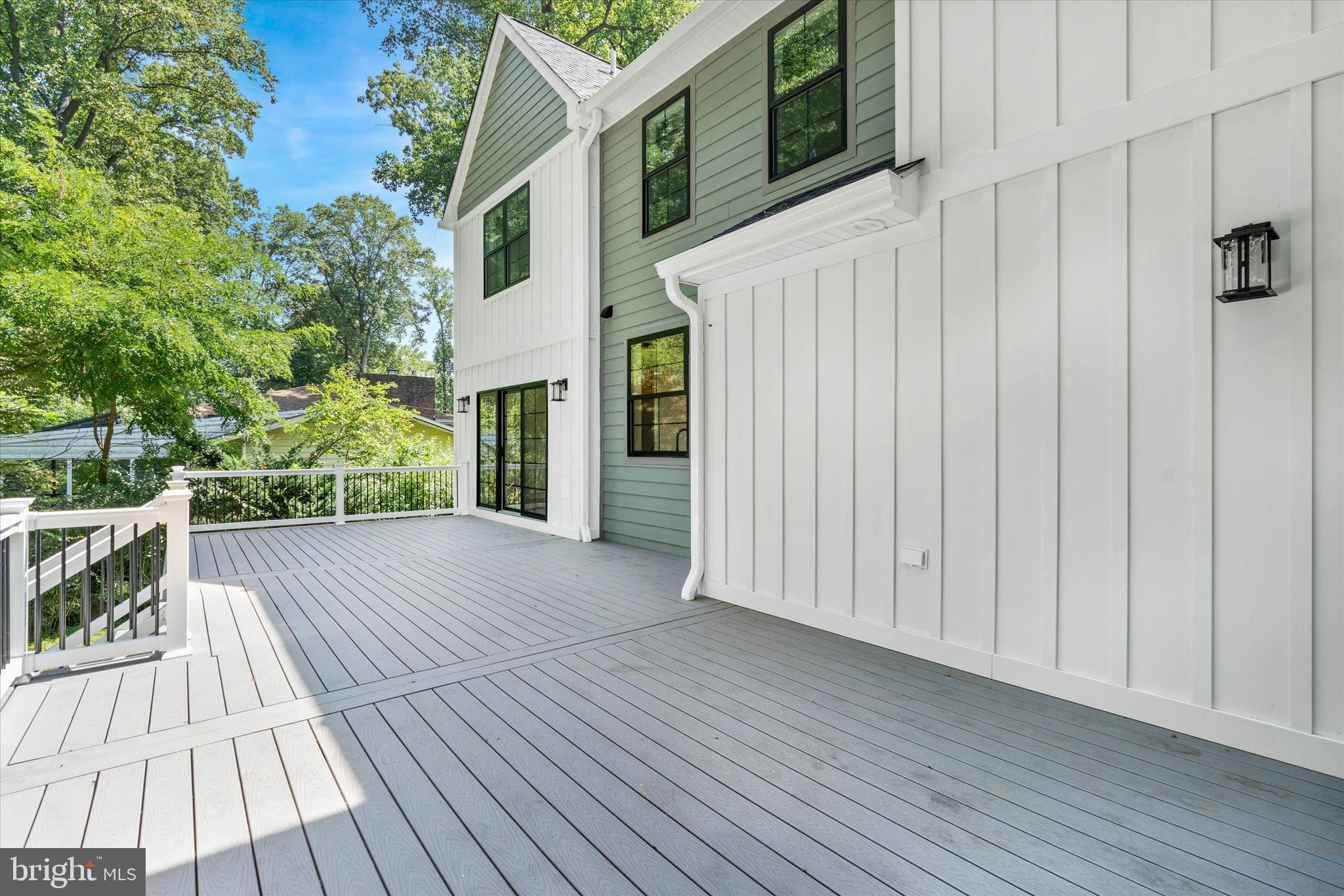276 West Chestnut Hill Road Newark, DE 19713 - Photo 50 of 62 Sliders from Dining Room