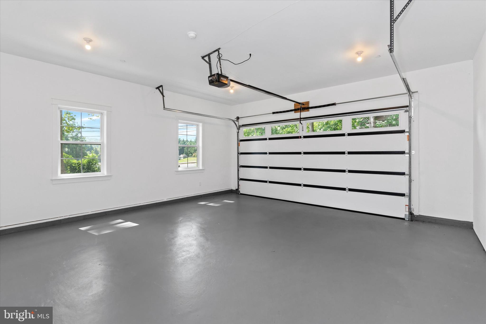 276 West Chestnut Hill Road Newark, DE 19713 - Photo 52 of 62 Oversized 2-car garage