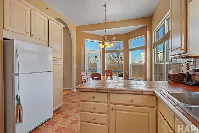 $409,000 | 274 Prairie View Lane, Unit 274, Wheeling, IL 60090