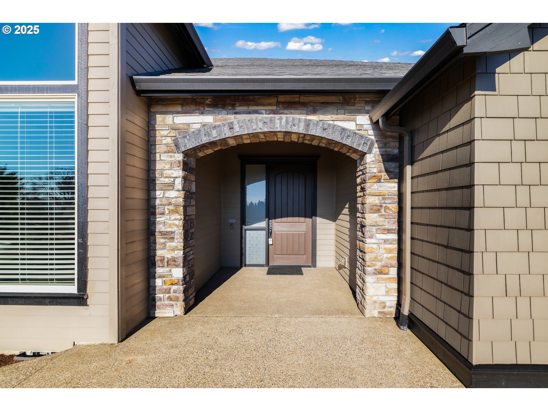 9446 Southwest Inverness Way Beaverton, OR 97007 - Photo 5 of 47