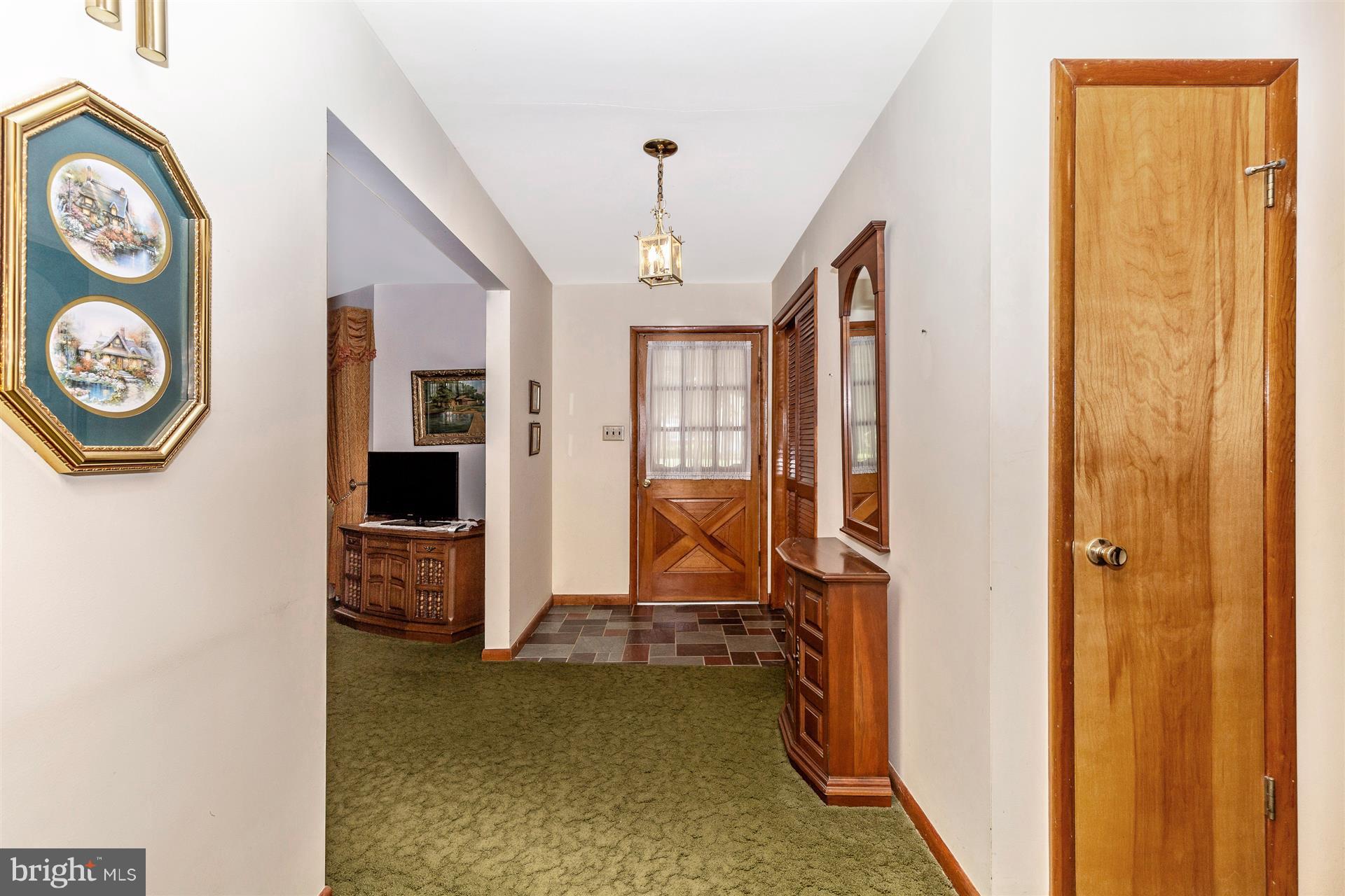 323 Roberts Mill Road Taneytown, MD 21787 - Photo 3 of 30 Interior (General)
