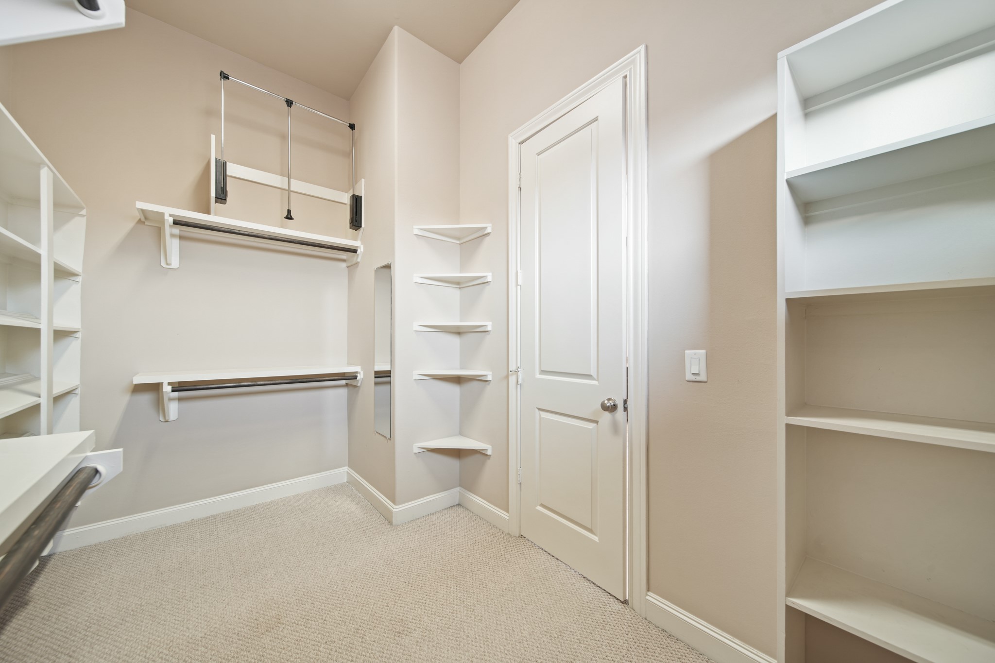 1250 West 23rd Street Houston, TX 77008 - Photo 36 of 50 The owner's first closet is fully equipped!