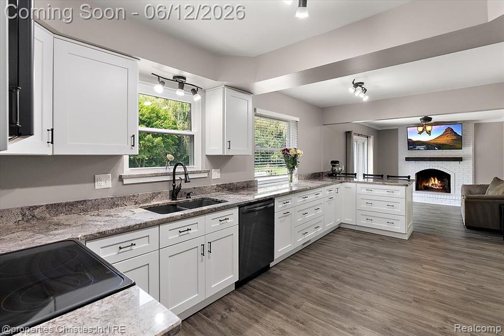 43848 Arlington Road Canton, MI 48187 - Photo 15 of 51