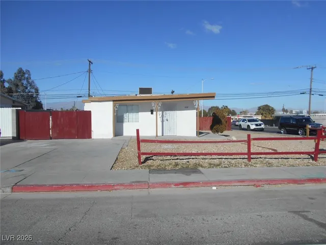 $1,700 | 2137 East St Louis Avenue, Las Vegas, NV 89104