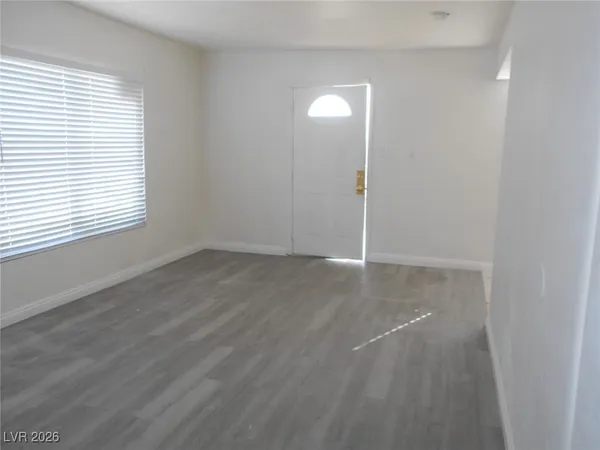 $1,700 | 2137 East St Louis Avenue, Las Vegas, NV 89104