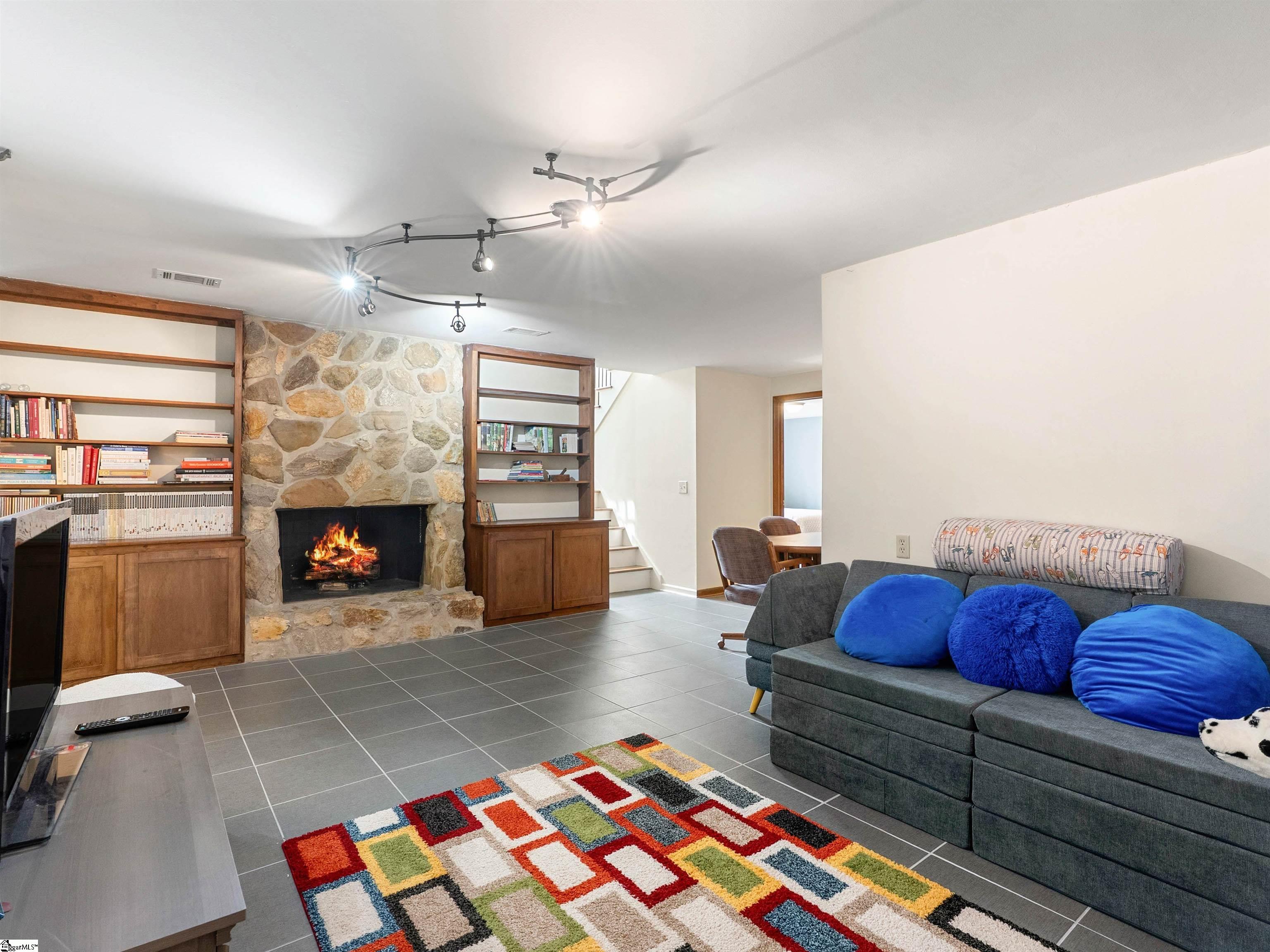 208 Overcreek Road Greenville, SC 29607 - Photo 25 of 42