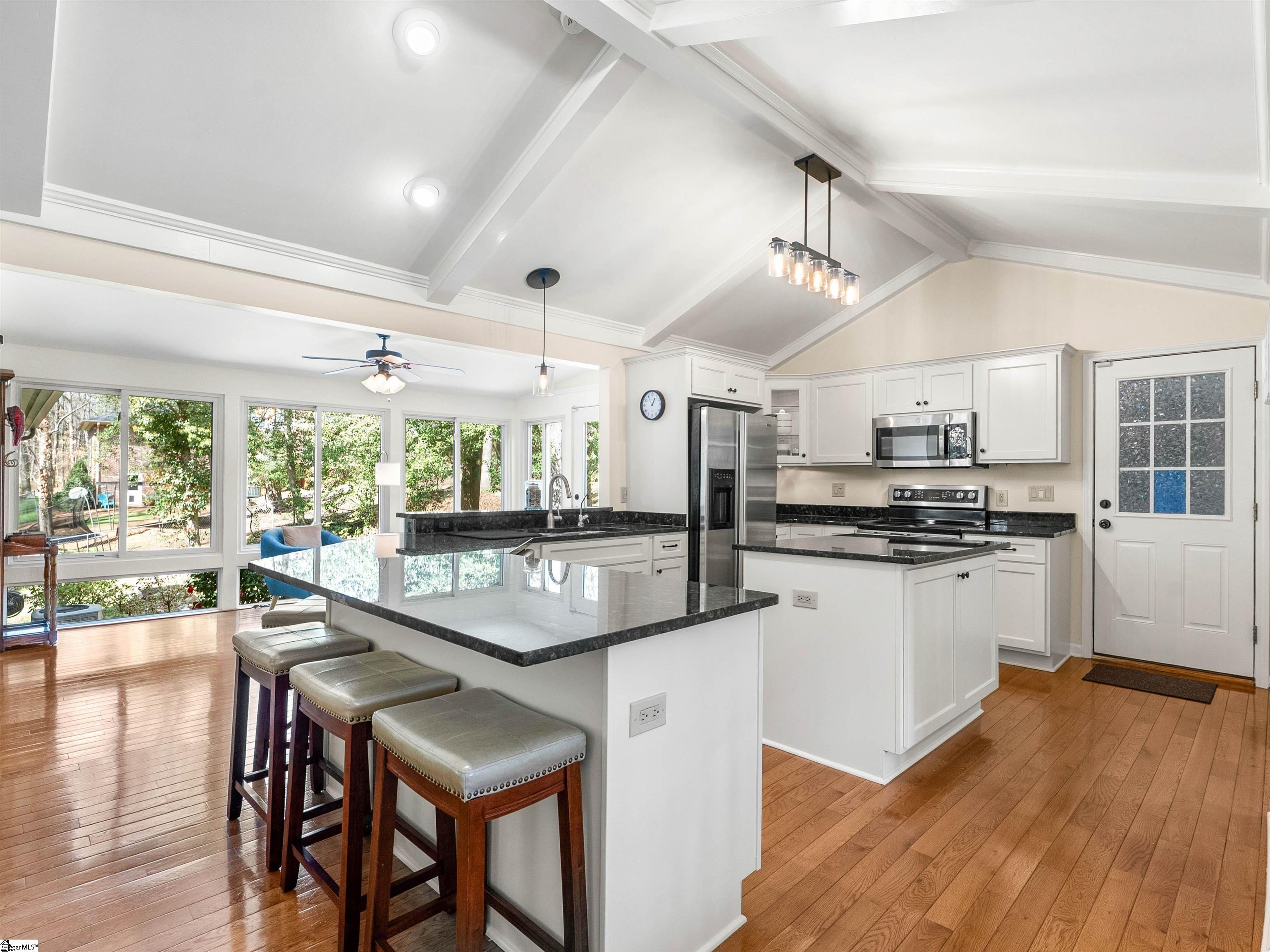 208 Overcreek Road Greenville, SC 29607 - Photo 4 of 42