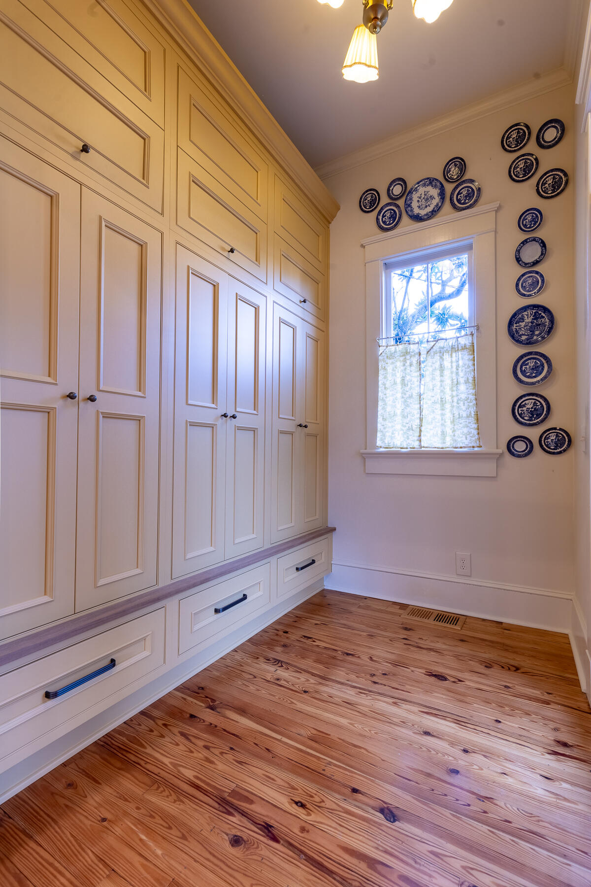 173 Tradd Street Charleston, SC 29401 - Photo 50 of 111 JW-100