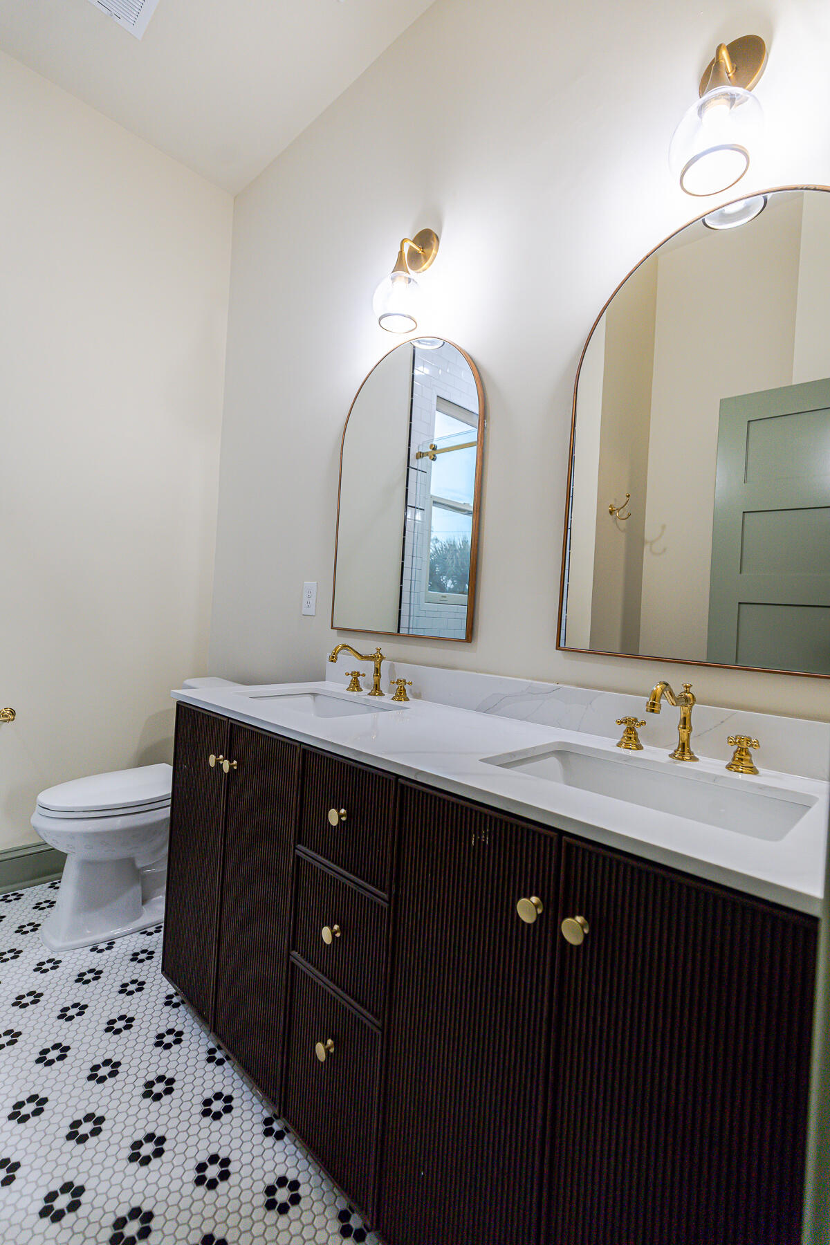 173 Tradd Street Charleston, SC 29401 - Photo 66 of 111 JW-196