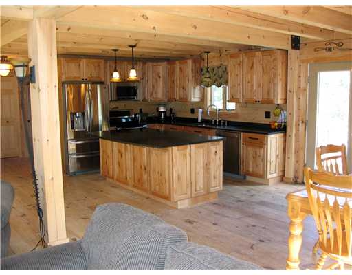 580 Highland Road Tiverton, RI 02878 - Photo 5 of 8 Kitchen.