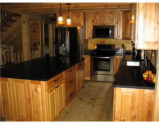 580 Highland Road Tiverton, RI 02878 - Photo 6 of 8 Kitchen.