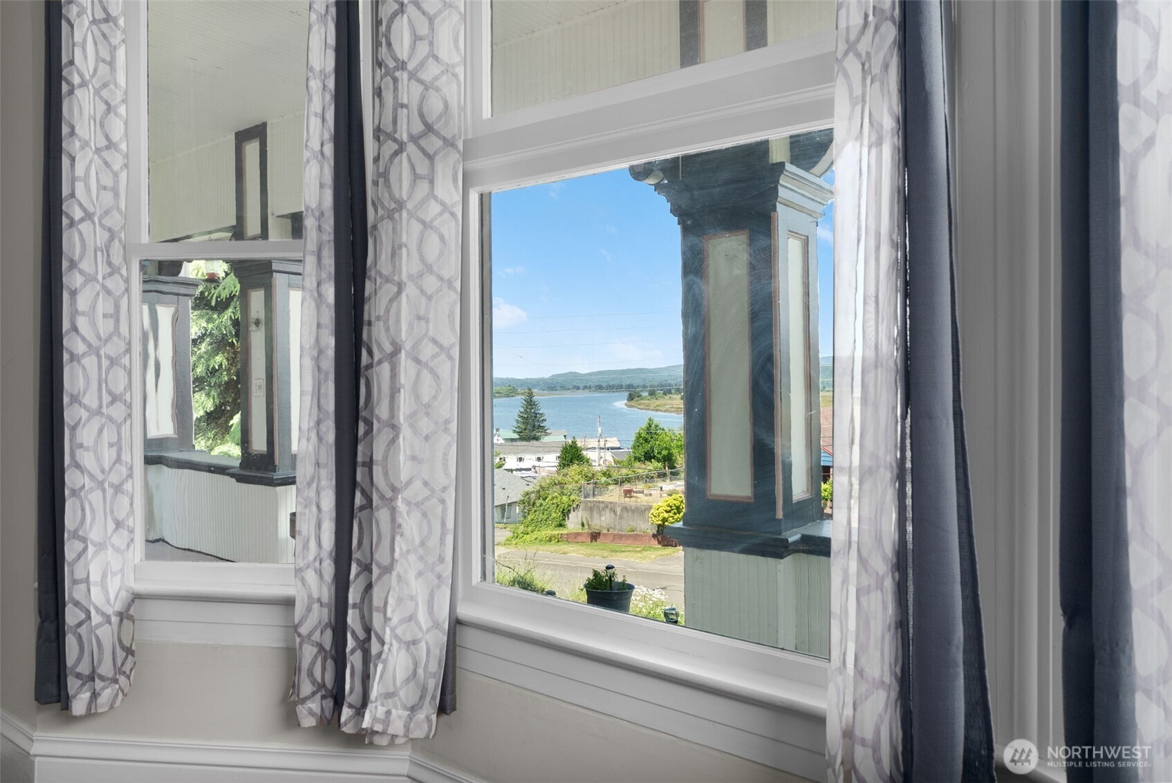 714 West First Street South Bend, WA 98586 - Photo 12 of 40
