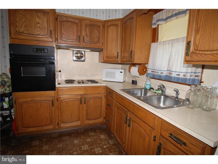 1208 Liberty Avenue Reading, PA 19607 - Photo 7 of 14