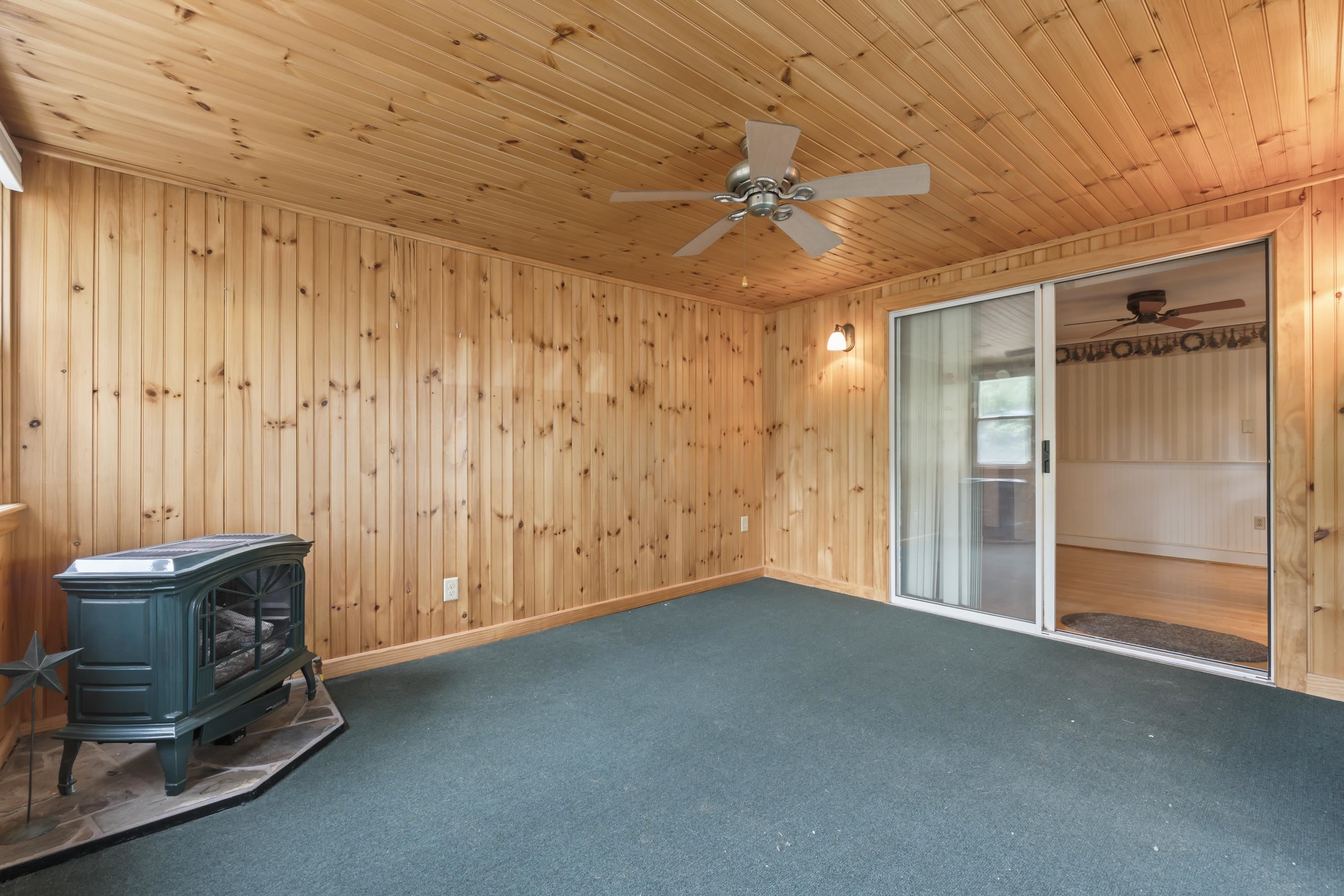 9 Elizabeth Street Rochester, NH 03867 - Photo 5 of 23