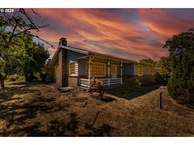 $800,000 | 1100 Northwest Dixon Street, Corvallis, OR 97330