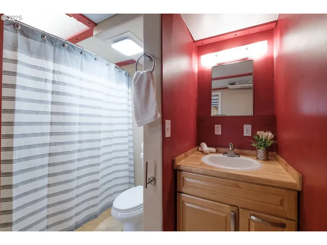 $800,000 | 1100 Northwest Dixon Street, Corvallis, OR 97330