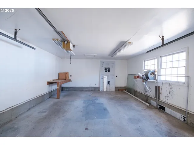 $800,000 | 1100 Northwest Dixon Street, Corvallis, OR 97330