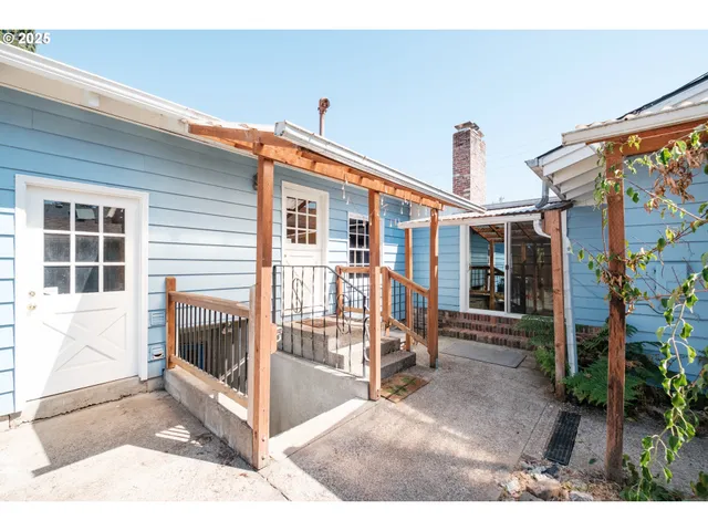 $800,000 | 1100 Northwest Dixon Street, Corvallis, OR 97330