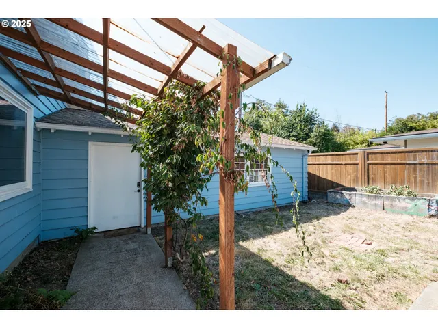 $800,000 | 1100 Northwest Dixon Street, Corvallis, OR 97330