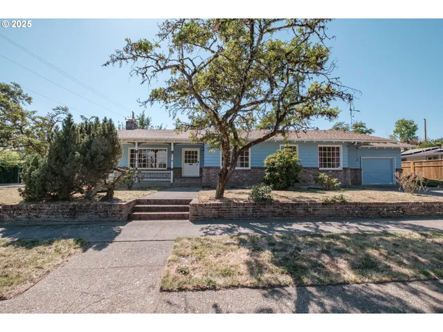 $800,000 | 1100 Northwest Dixon Street, Corvallis, OR 97330