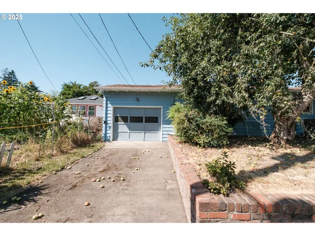 $800,000 | 1100 Northwest Dixon Street, Corvallis, OR 97330