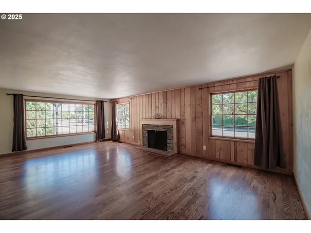 $800,000 | 1100 Northwest Dixon Street, Corvallis, OR 97330