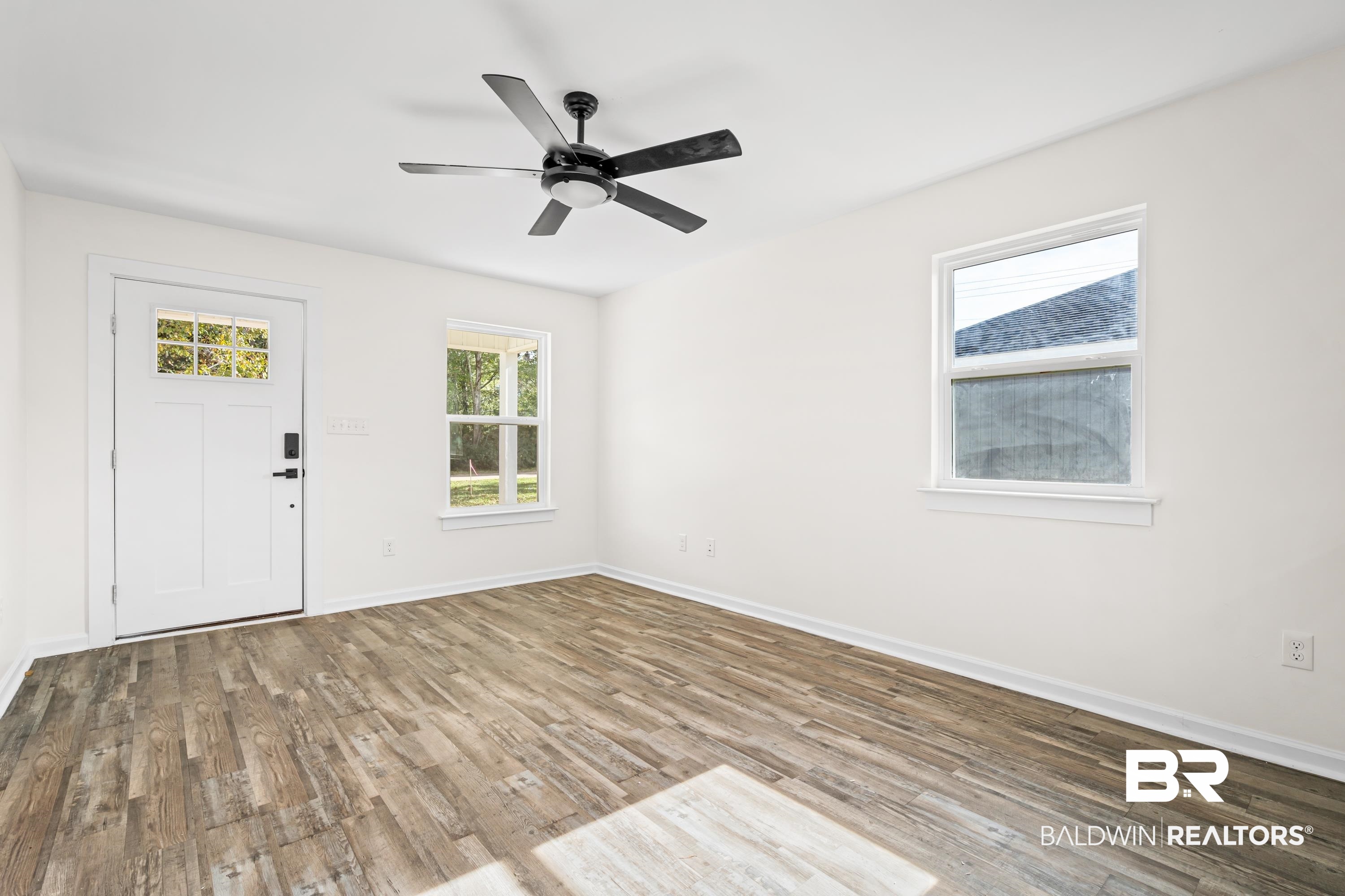 22755 Racine Street Robertsdale, AL 36567 - Photo 7 of 20 Living Room