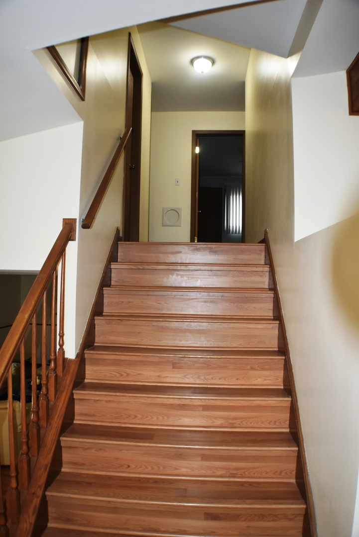 633 Gavin Avenue Romeoville, IL 60446 - Photo 15 of 33 a view of entryway