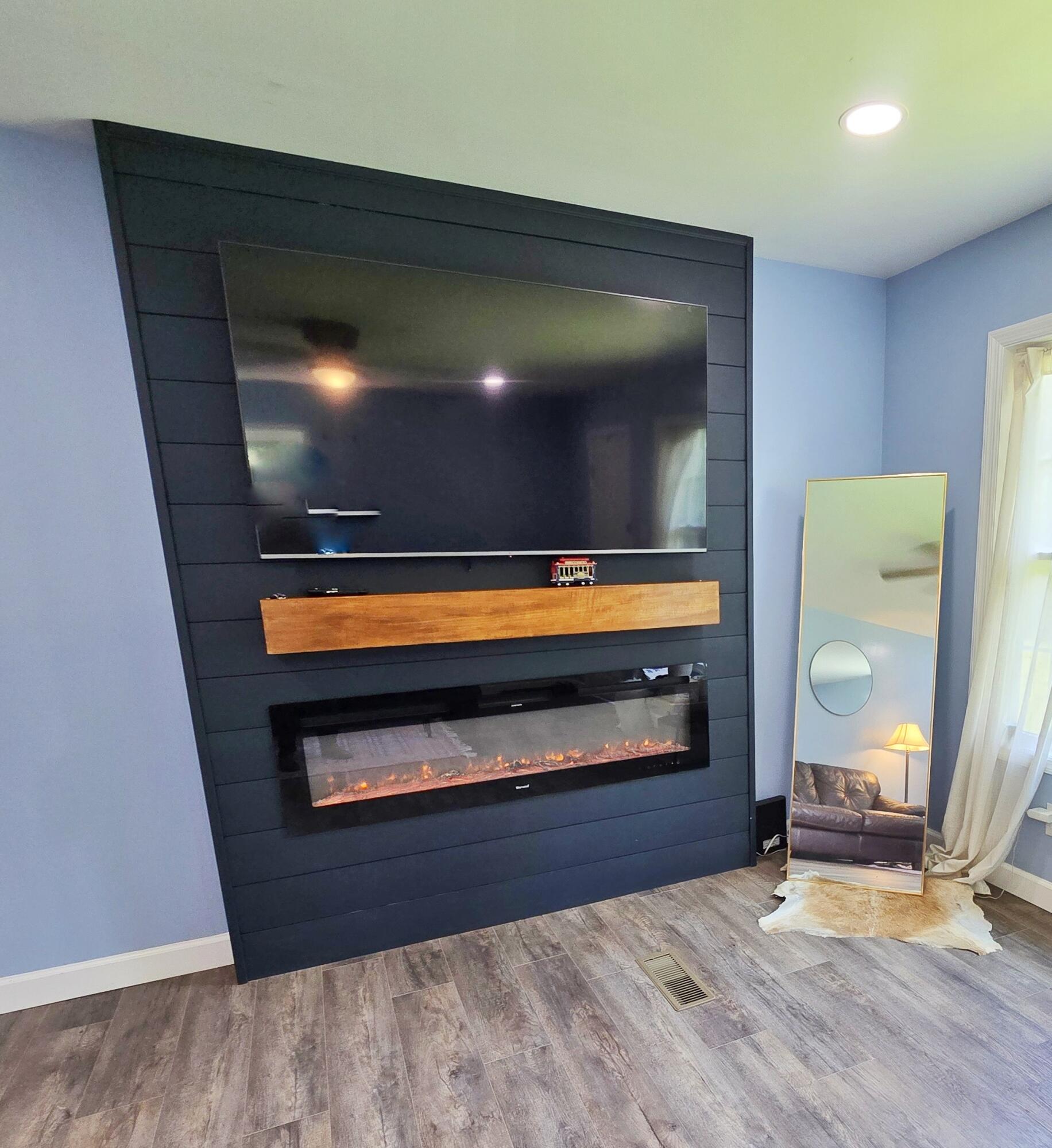 217 Dower Road Chattanooga, TN 37419 - Photo 5 of 20 Fireplace and TV