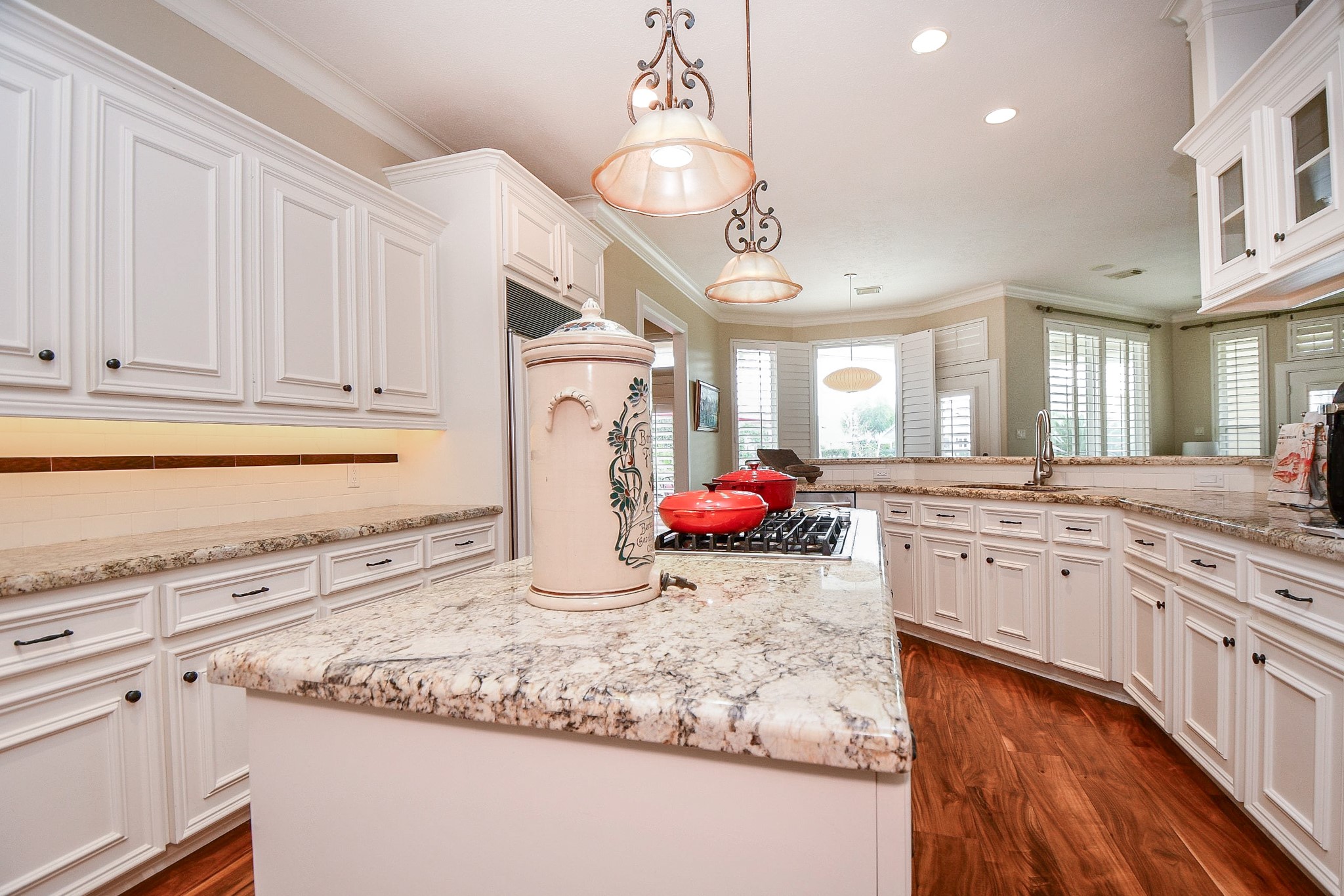 12711 Waterside Way Houston, TX 77041 - Photo 15 of 48 Granite counters, upgrade appliances.