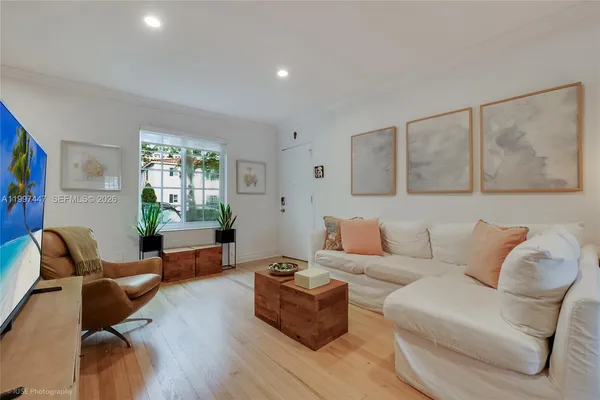 $3,850 | 21 Madeira Avenue, Unit 12, Coral Gables, FL 33134
